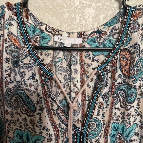 ❄️ DR 2 Sleeveless Top Size M- NWOT - Picture 2 of 6